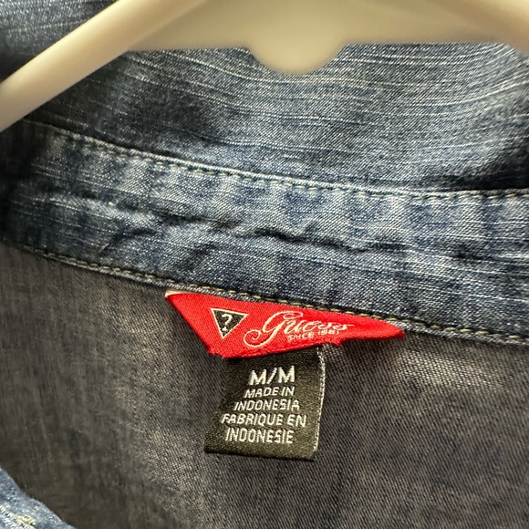 Guess - Picture 2 of 7